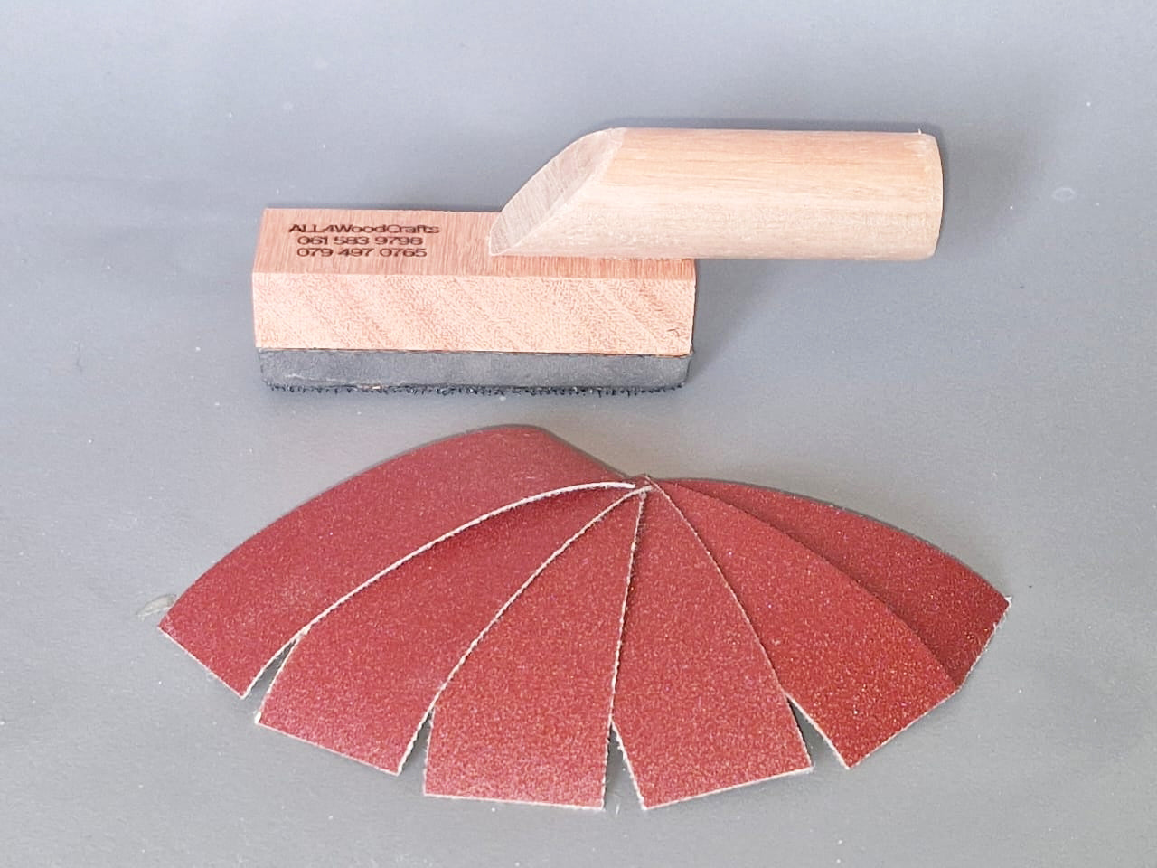 Sander - 9cm x 3cm sanding area - Includes 6 X 200 Grit